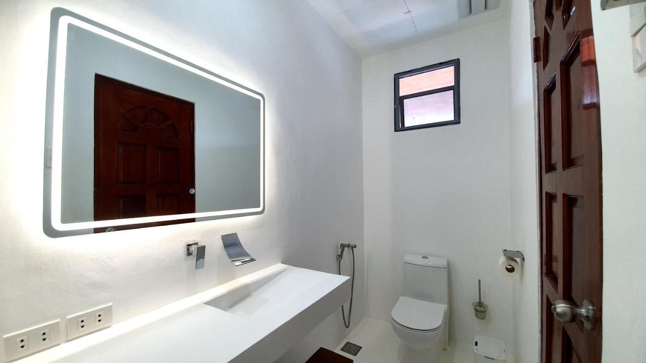 Pawikan Boutique Hotel Moalboal Luaran gambar