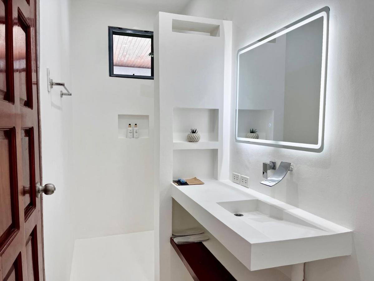 Pawikan Boutique Hotel Moalboal Luaran gambar